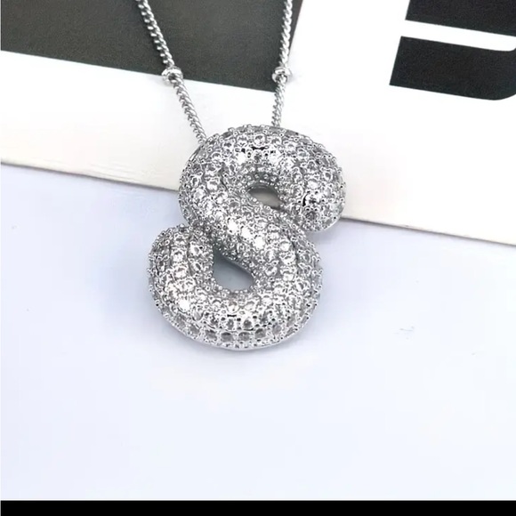 Elegant Silver Initial S Pendant Necklace - Picture 6 of 10